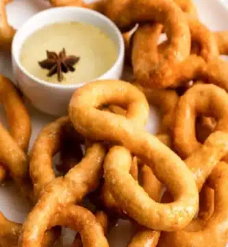 Buñuelos de yuca cubano