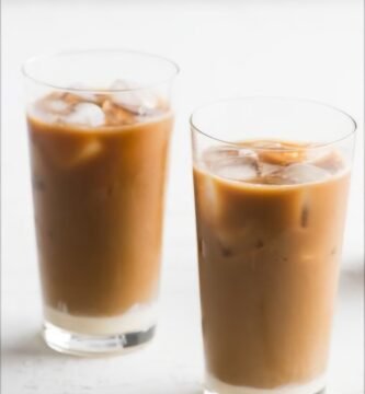 Taza de café cubano helado