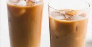 Taza de café cubano helado