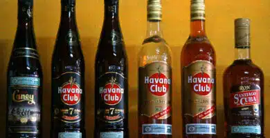 Botellas de ron cubano