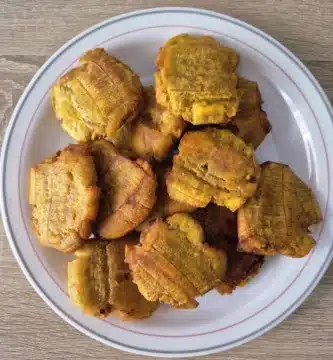 Tostones de plátano cubano