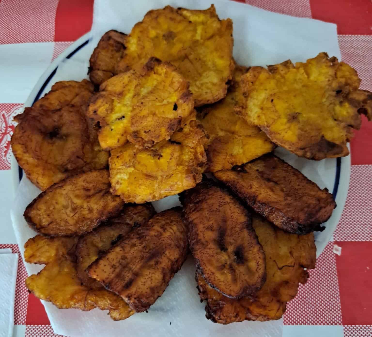 Tostones de plátano cubano